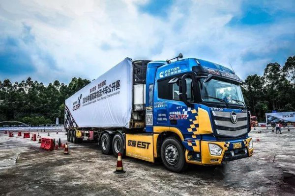 科技助力業(yè)務(wù)發(fā)展 戴姆勒新車型亮相上海冷鏈行業(yè)展